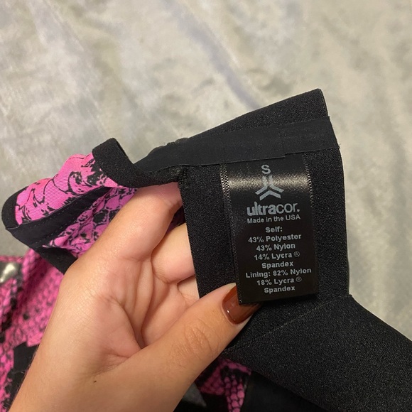 Ultracor Black and Pink Snake Print Activewear Set (S/S) - Picture 3 of 4